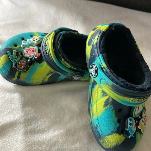 Gently used crocs - Picture 4 of 4